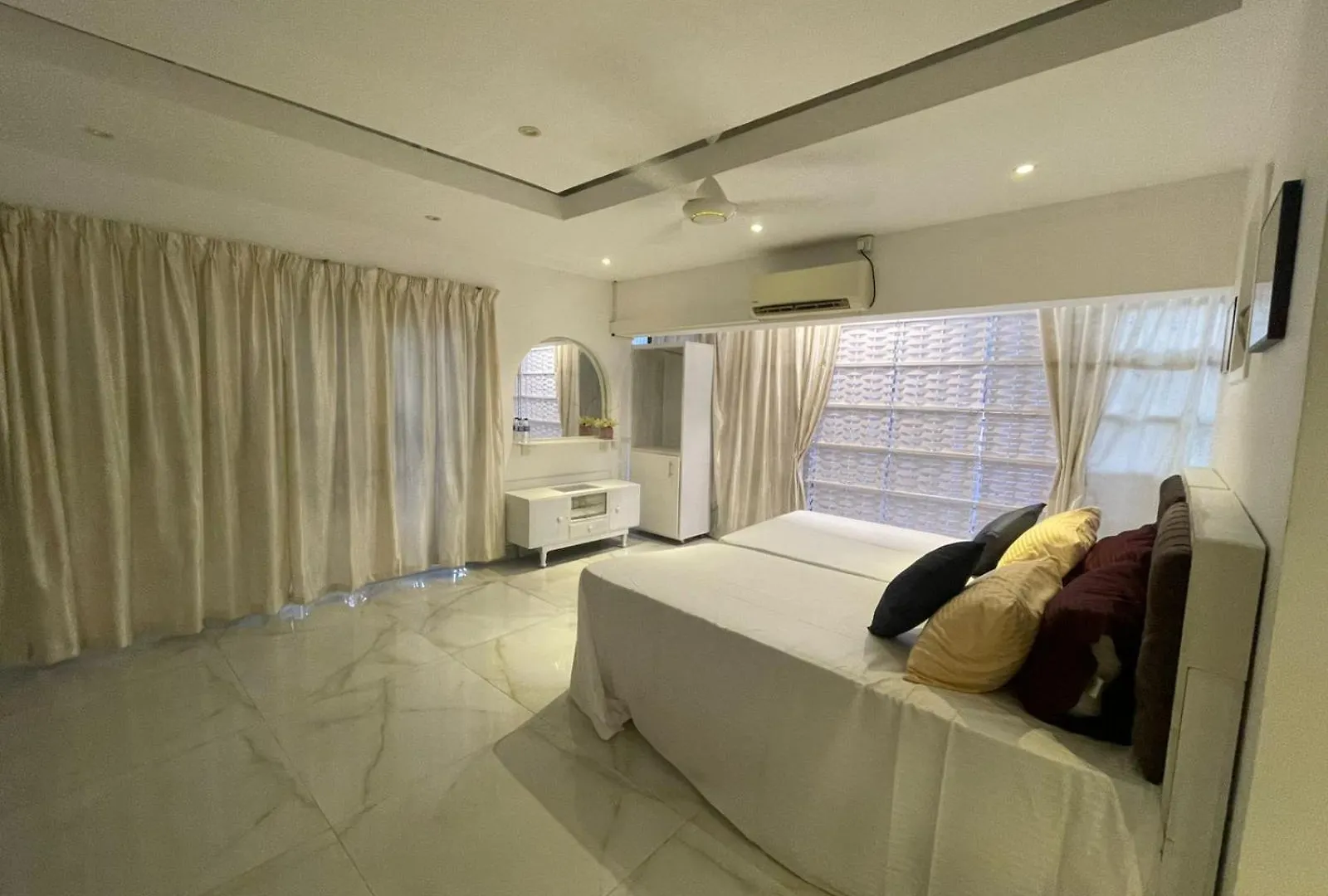 Room Near Airport In Negombo Beach ホテル