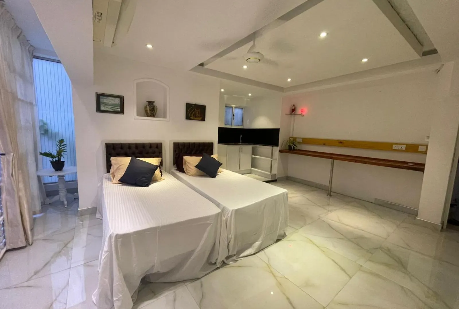 Room Near Airport In Negombo Beach